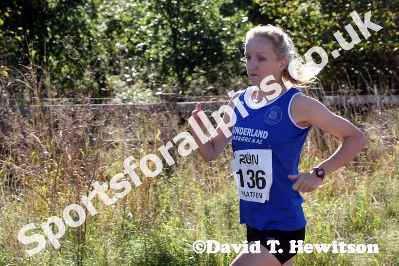 Michelle Holt (Sunderland Harriers) winning the womens 10k Run Northumberland Matfen. Photo: David T. Hewitson/Sports for All Pics